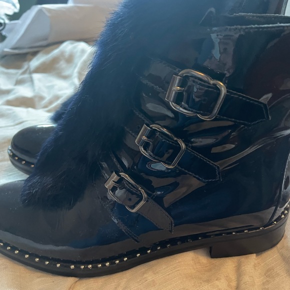 Patent leather and real fur booties - Picture 8 of 9